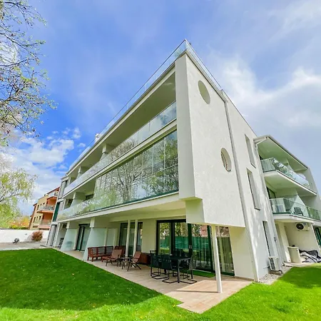 Bauhaus Gold * Siofok